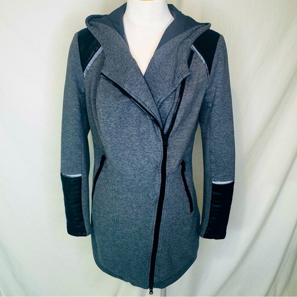 Blanc Noir Traveler Gray and Black Women's Jacket Size Small